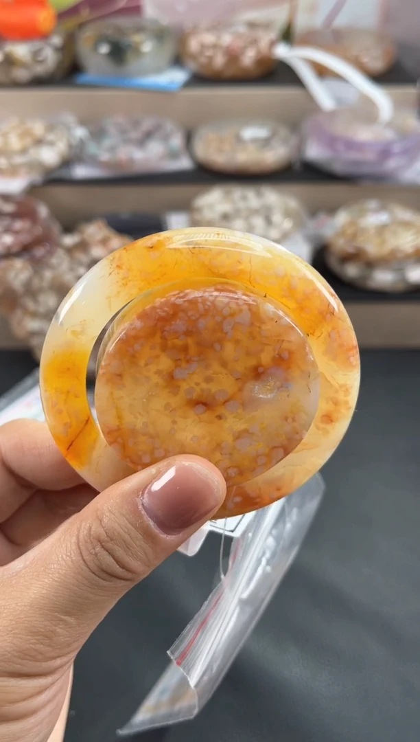 未镶嵌手镯石英质玉52