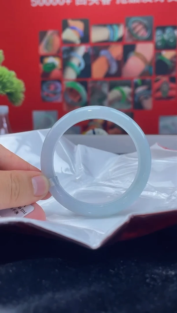 翡翠手镯未镶嵌手镯13