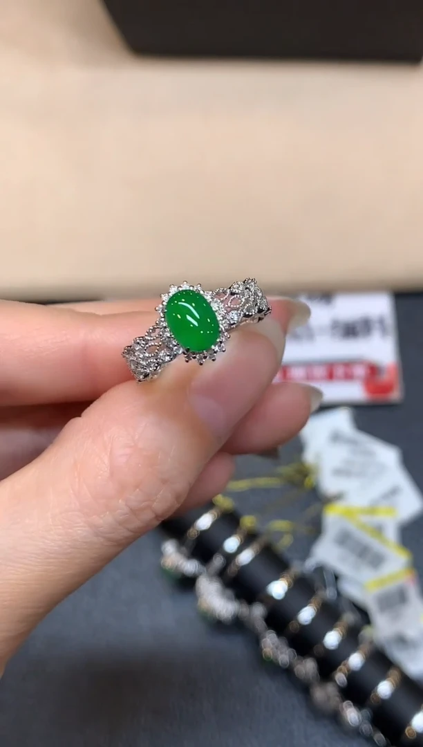 18K金镶嵌戒指翡翠2号【无鉴赏期】蛋面【无服务费