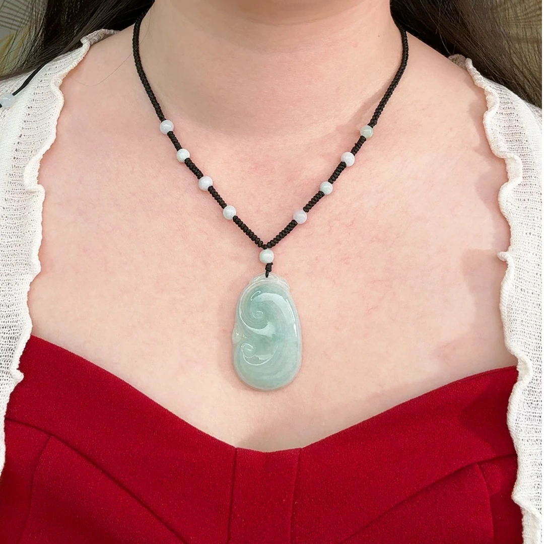 天然翡翠玉A货（缅甸）绿如意吊坠