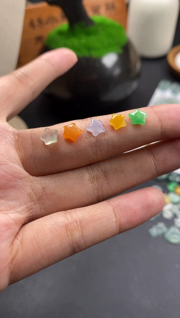 颈饰未镶嵌翡翠翡翠冰种裸石