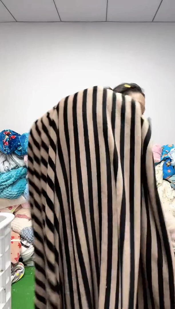 法兰绒3X1.9左右以主播介绍为准