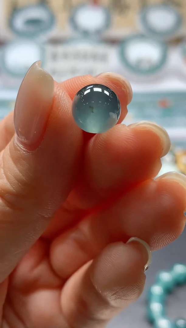 翡翠未镶嵌颈饰0801334535（卡十有微瑕99）