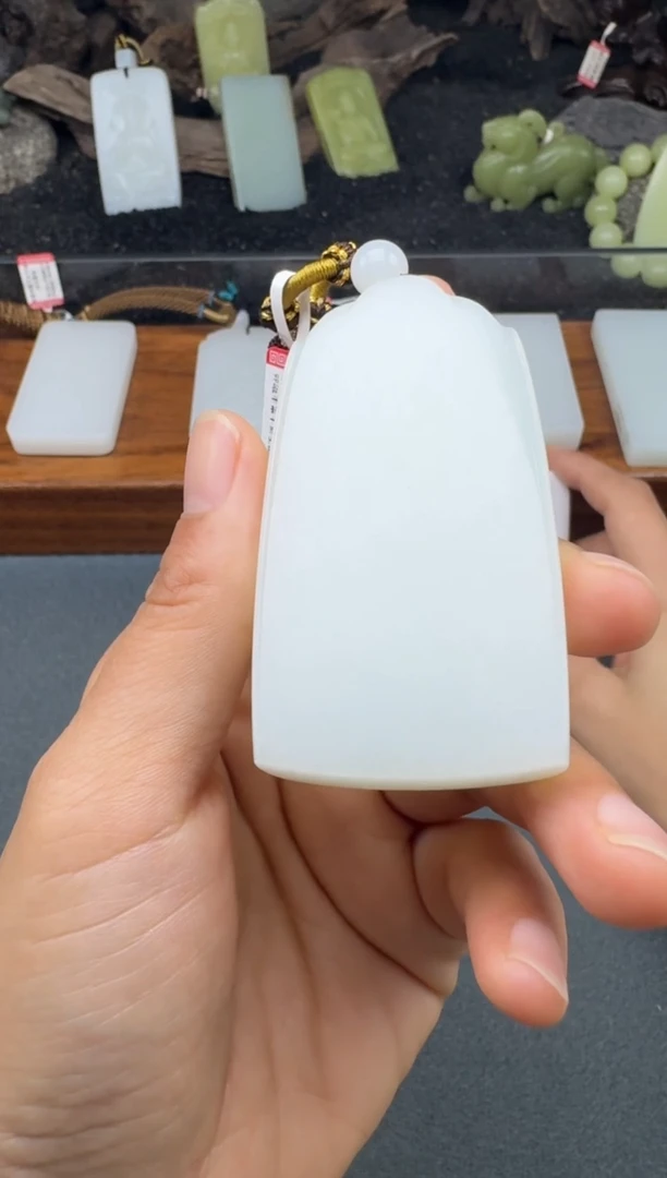 颈饰未镶嵌和田玉2