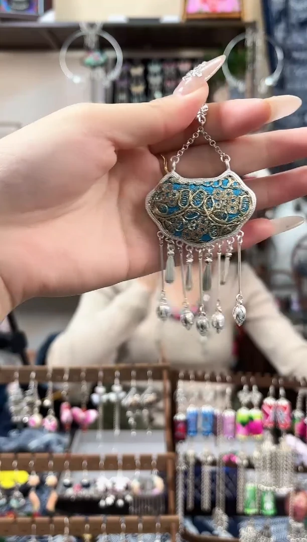 织绣民族风非遗老绣饰品288