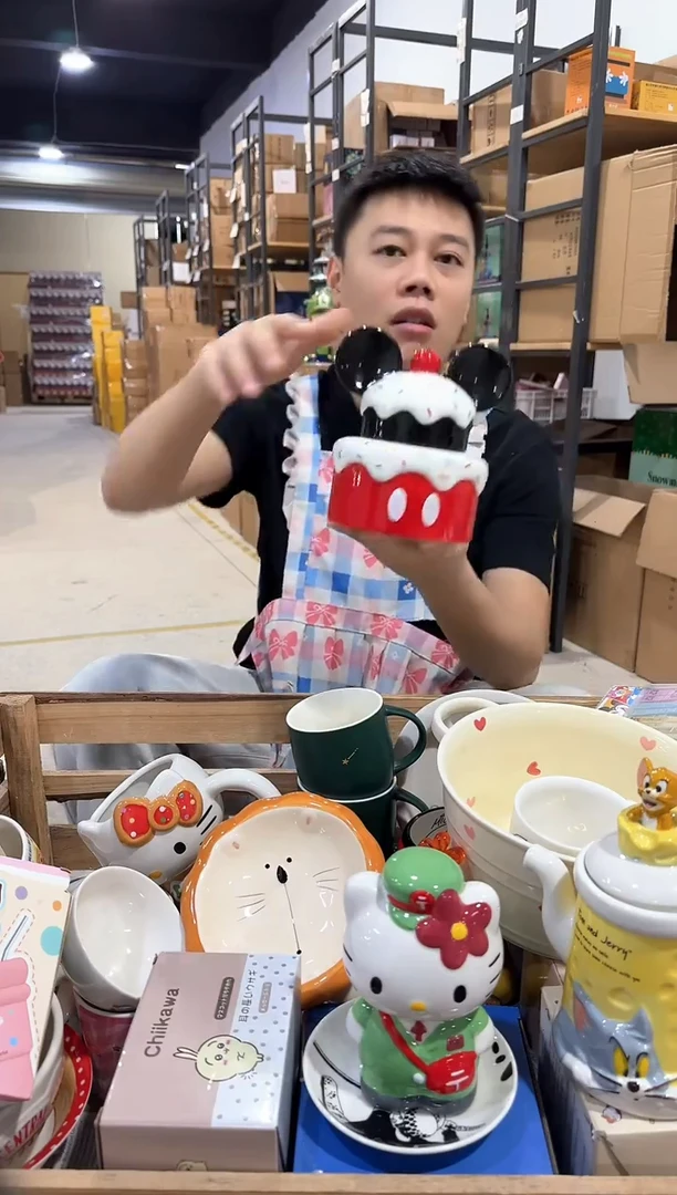 其他原盒米奇蛋糕罐子