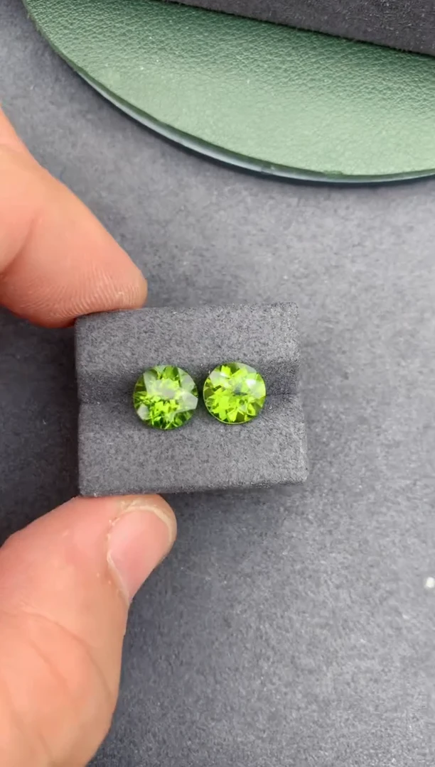 【闪购商品】橄榄石裸石未镶嵌4ct橄榄石一对