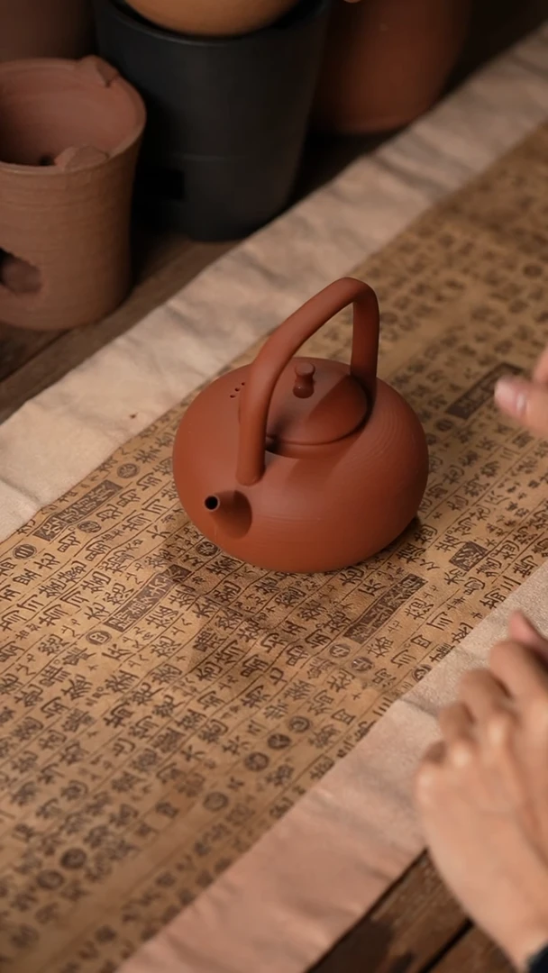 034朱泥提梁壶550cc