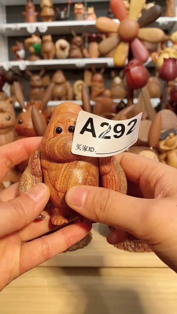 【闪购商品】木木雕摆件可爱卡通