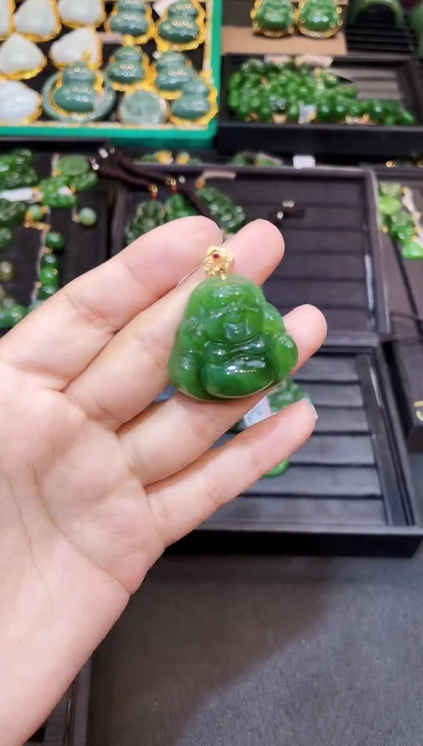 和田玉18K金镶嵌吊坠(赠链)35MM 多样性发一