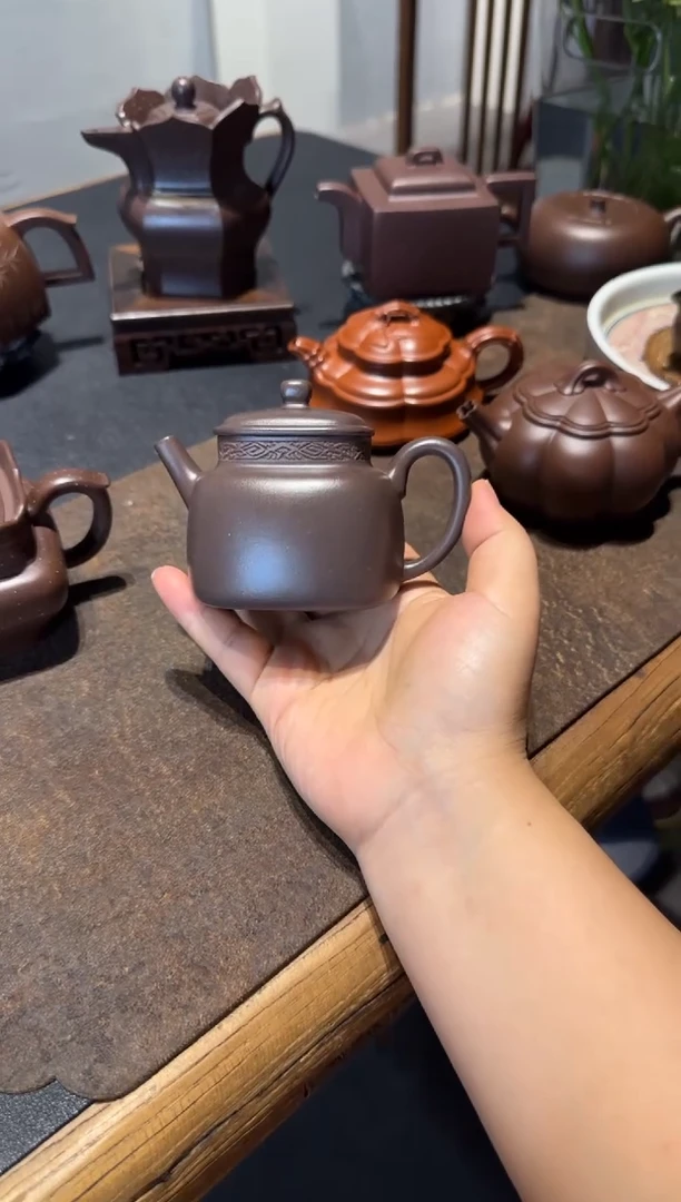 茶壶紫砂自*。四方言心
