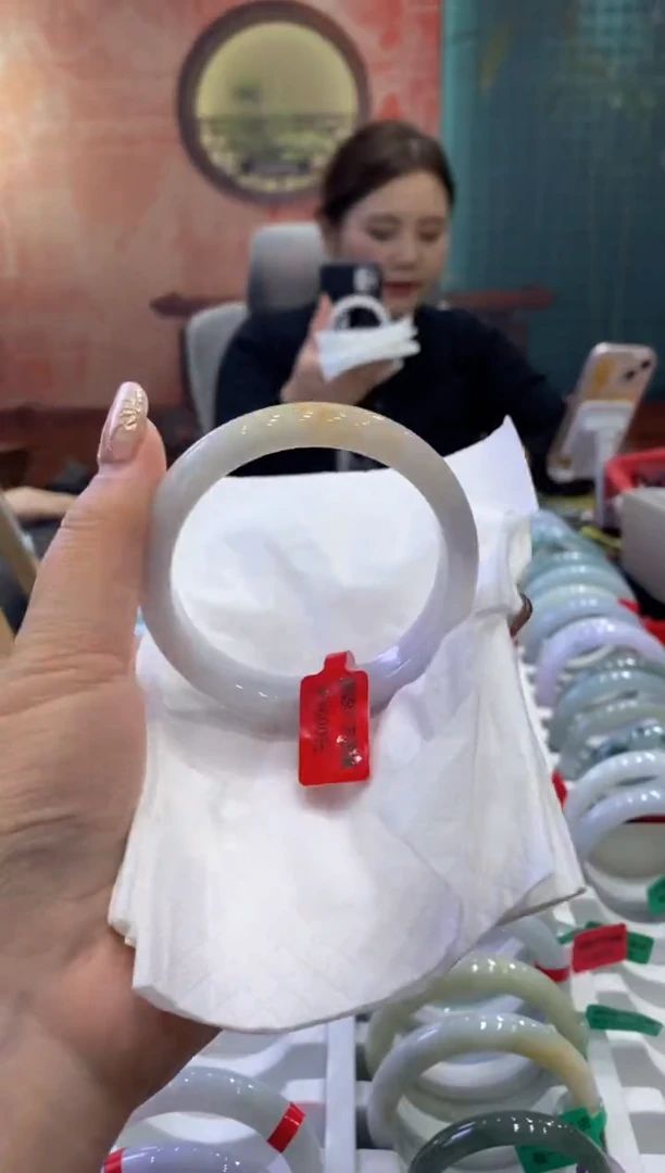 【闪购商品】翡翠手镯未镶嵌多人0011987