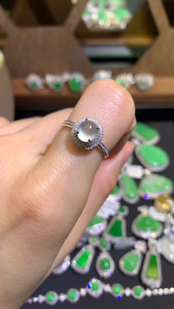 【闪购商品】翡翠吊坠(不含链)18K金镶嵌戒指