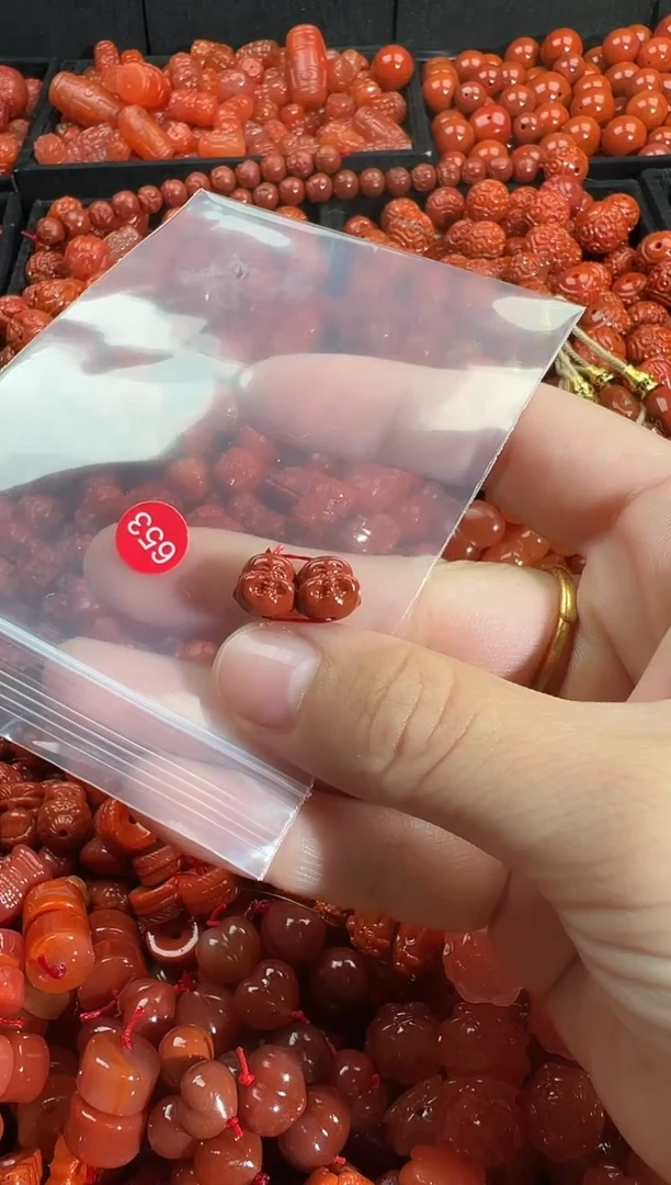 颈饰未镶嵌南红玛瑙1