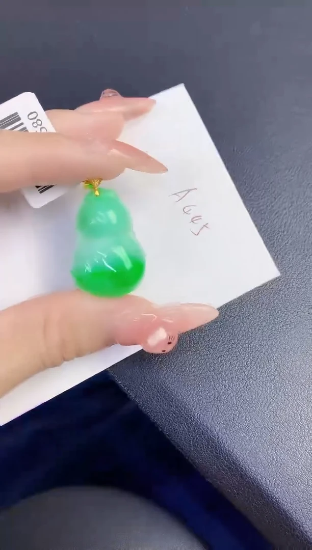 颈饰18K金镶嵌翡翠缅甸天然翡翠A货