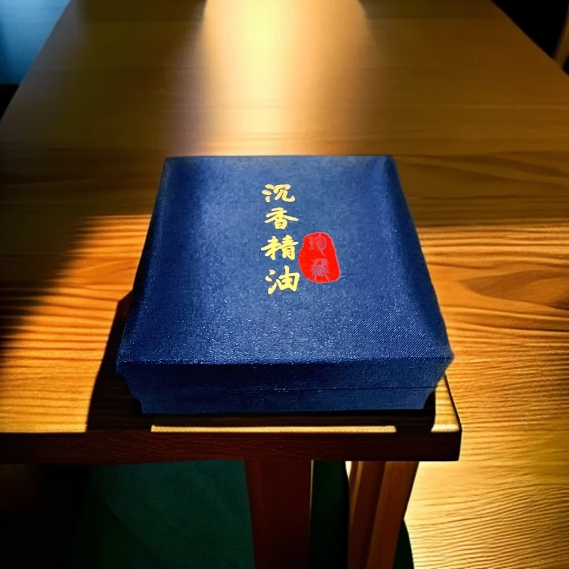 沉香精油天然⾍漏沉⾹料提取的⾼浓缩纯沉⾹精油3克装