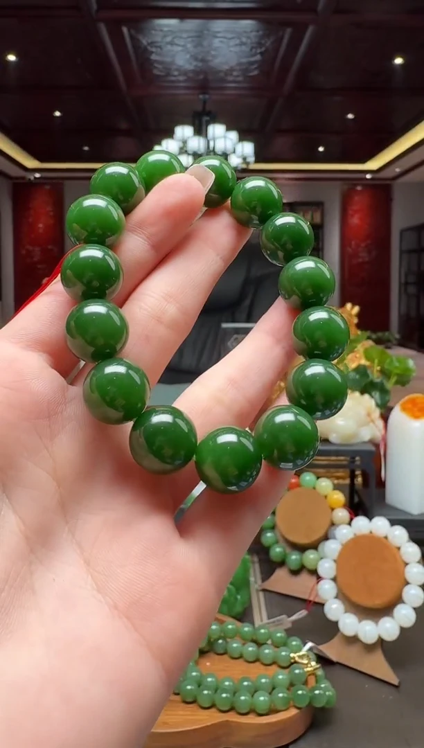 未镶嵌和田玉挂件by14+