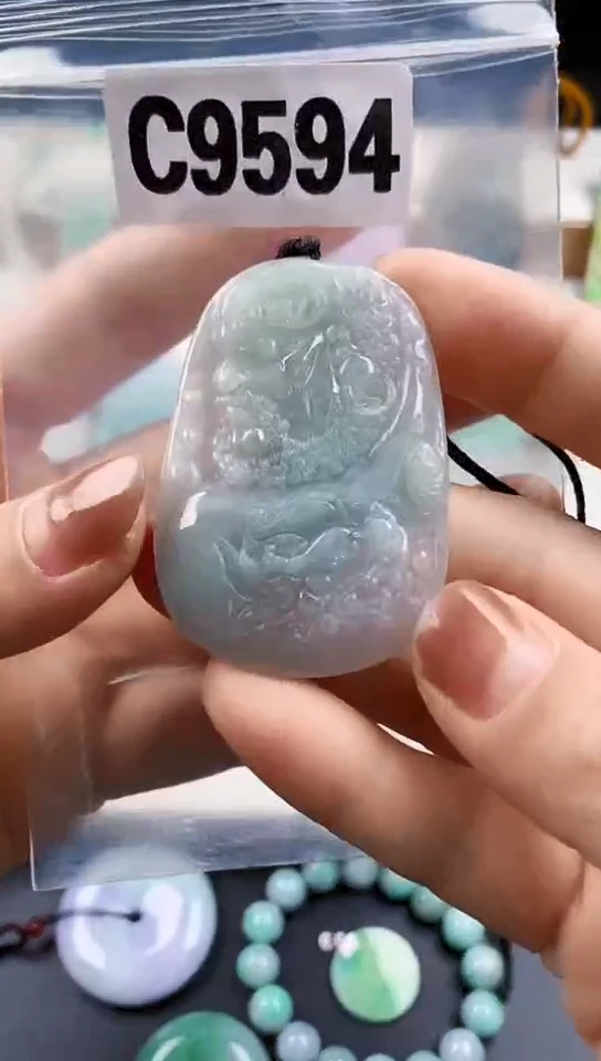 颈饰未镶嵌翡翠天然翡翠吊坠挂件