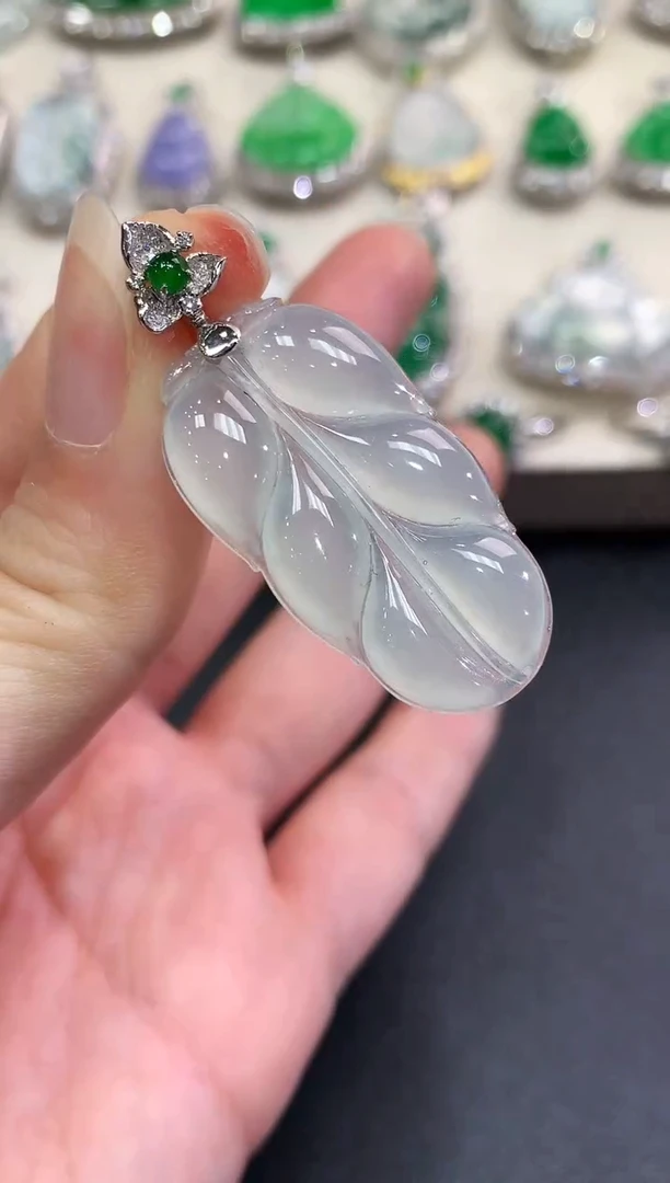 【闪购商品】翡翠颈饰18K金镶嵌B16