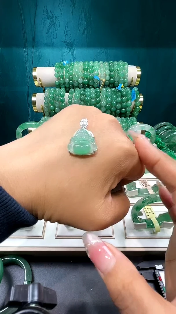吊坠(不含链)未镶嵌石英质玉（非洲翠）佛公