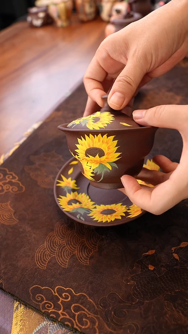 紫砂茶宠向阳而生公道