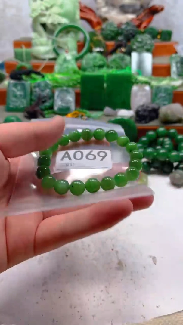 和田玉未镶嵌珠宝半成品1