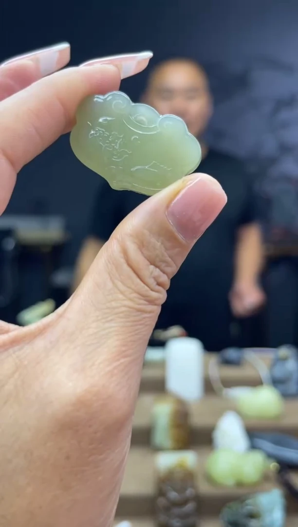 颈饰未镶嵌和田玉1