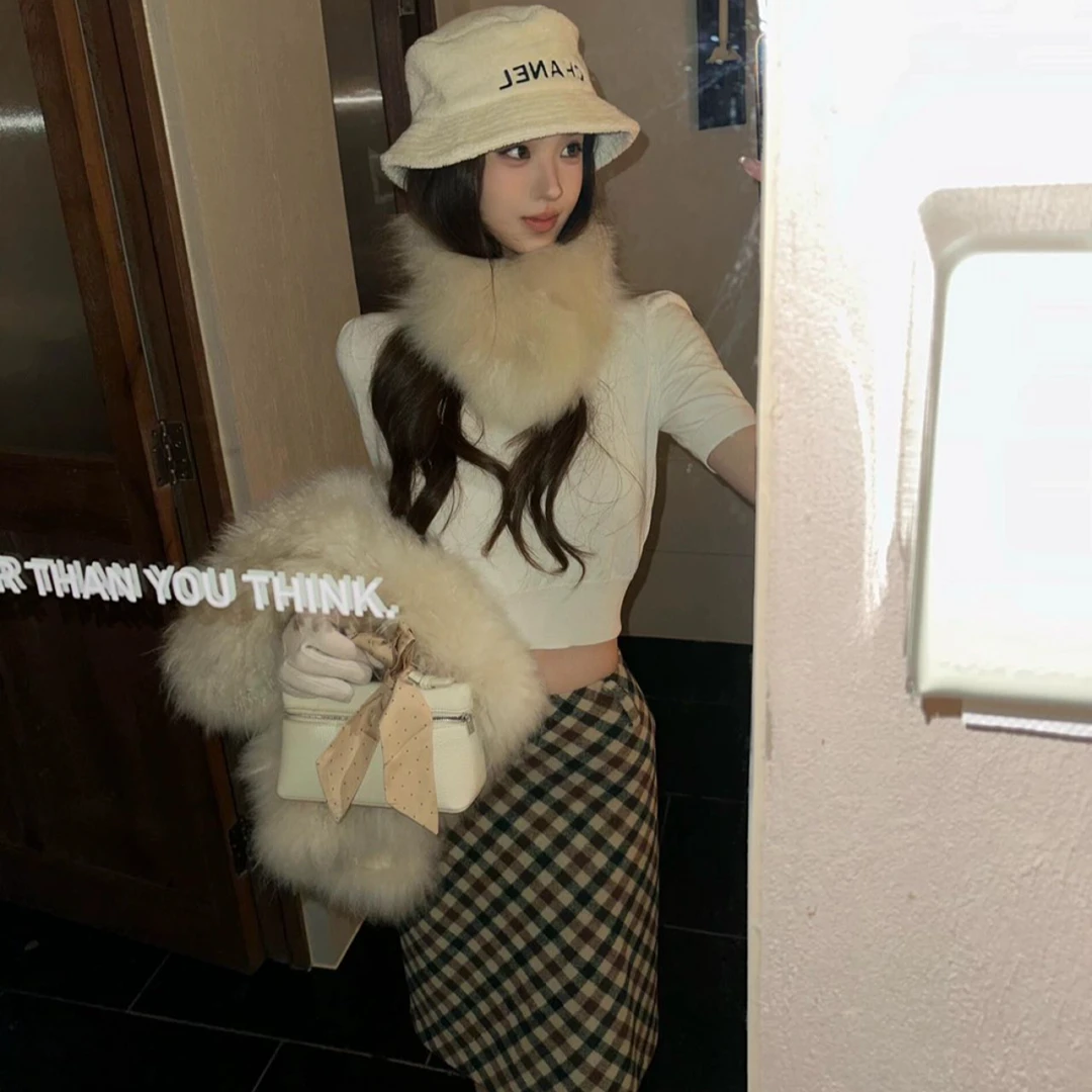 白色韩版洋气短款针织衫毛衣女2025秋季新款复古格子半身裙两件套