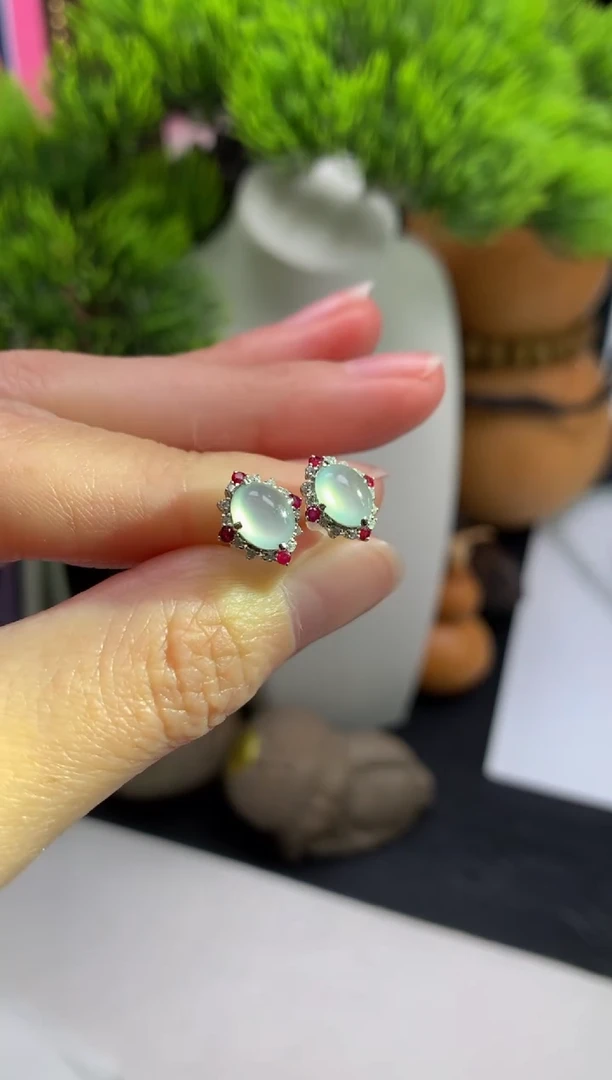 18K金镶嵌翡翠耳饰赟*---125783