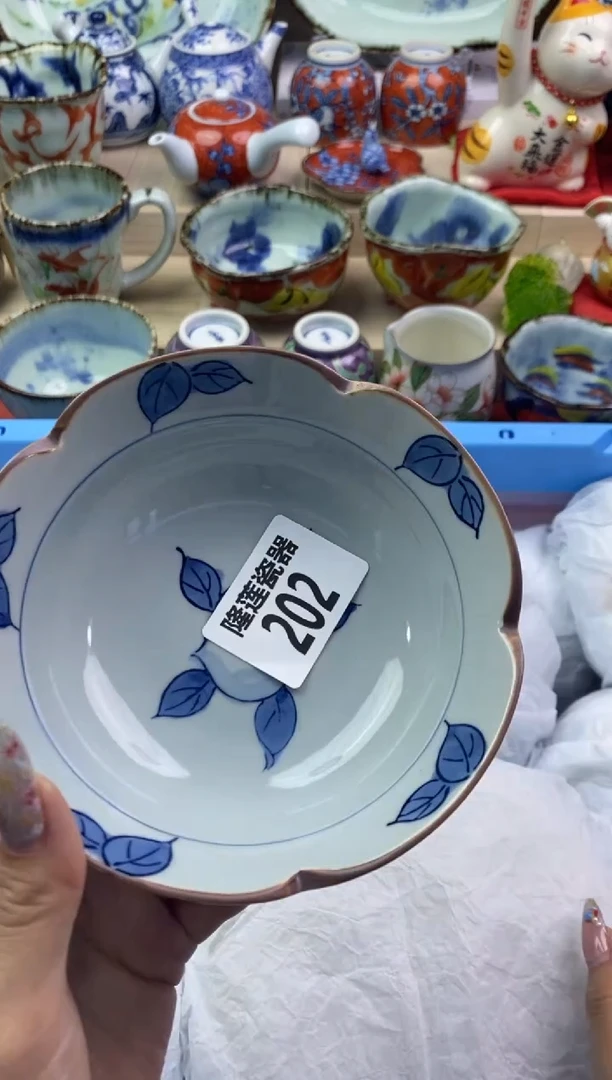 【闪购商品】瓷片隆莲瓷器欢迎大家