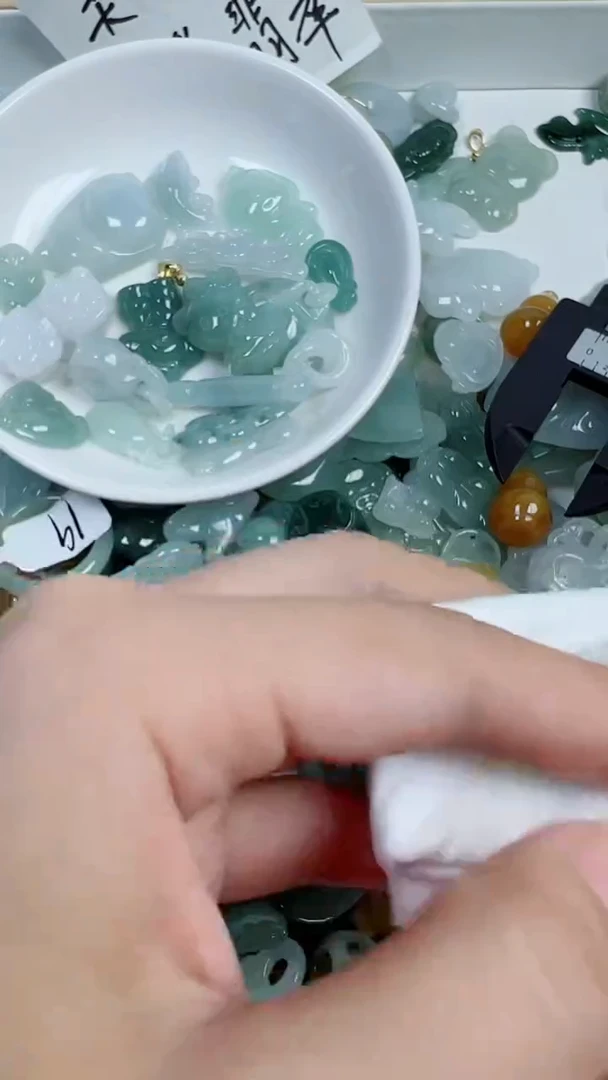 散珠翡翠28号链接,A货翡翠宝瓶
