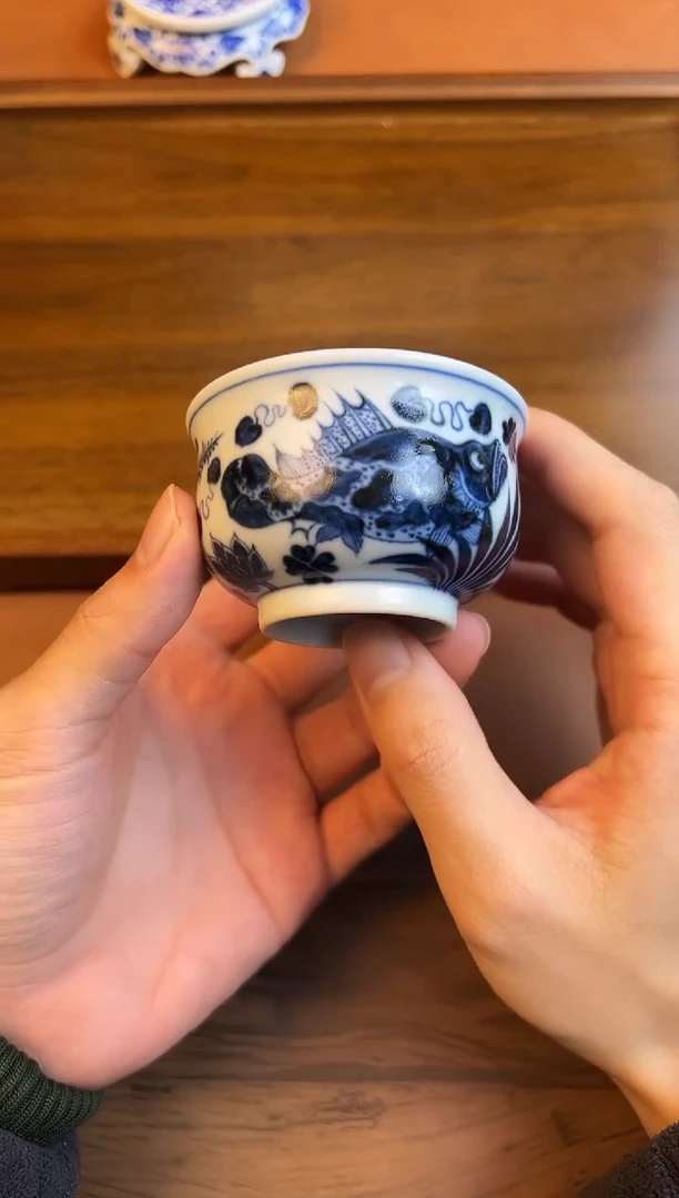 问青坊纯手工手绘青花仿元鱼藻柴窑炉式杯