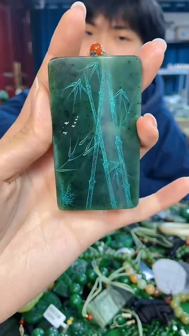 未镶嵌和田玉挂件1