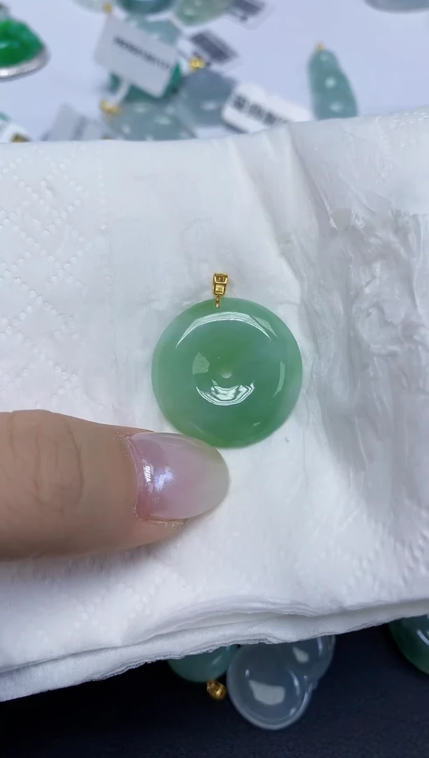 翡翠18K金镶嵌颈饰天然缅甸翡翠A货