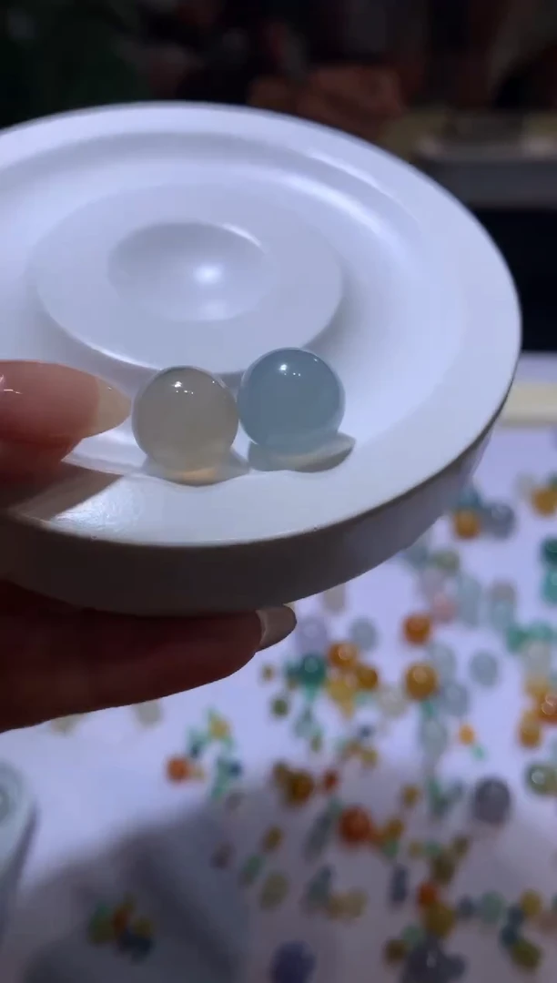 【闪购商品】定制翡翠未镶嵌13*两颗珠子8800+880