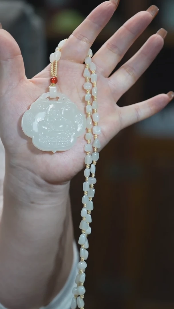 颈饰未镶嵌和田玉佛公