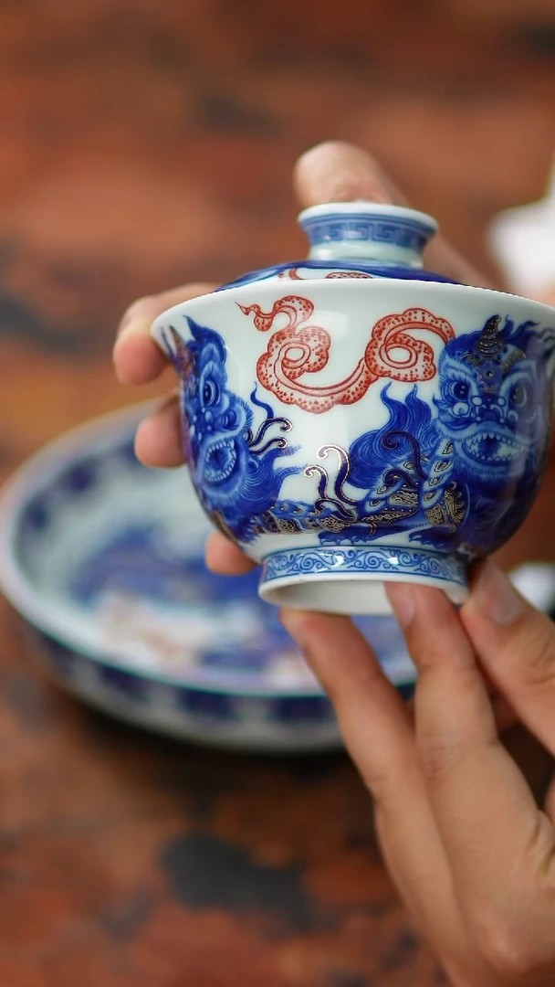 瓷片青花醒狮舞绣球四件套