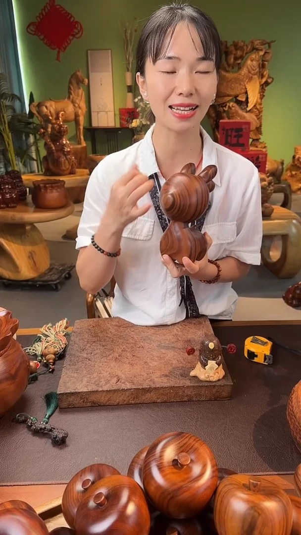 香樟百年老木特纹小鹿 摆件