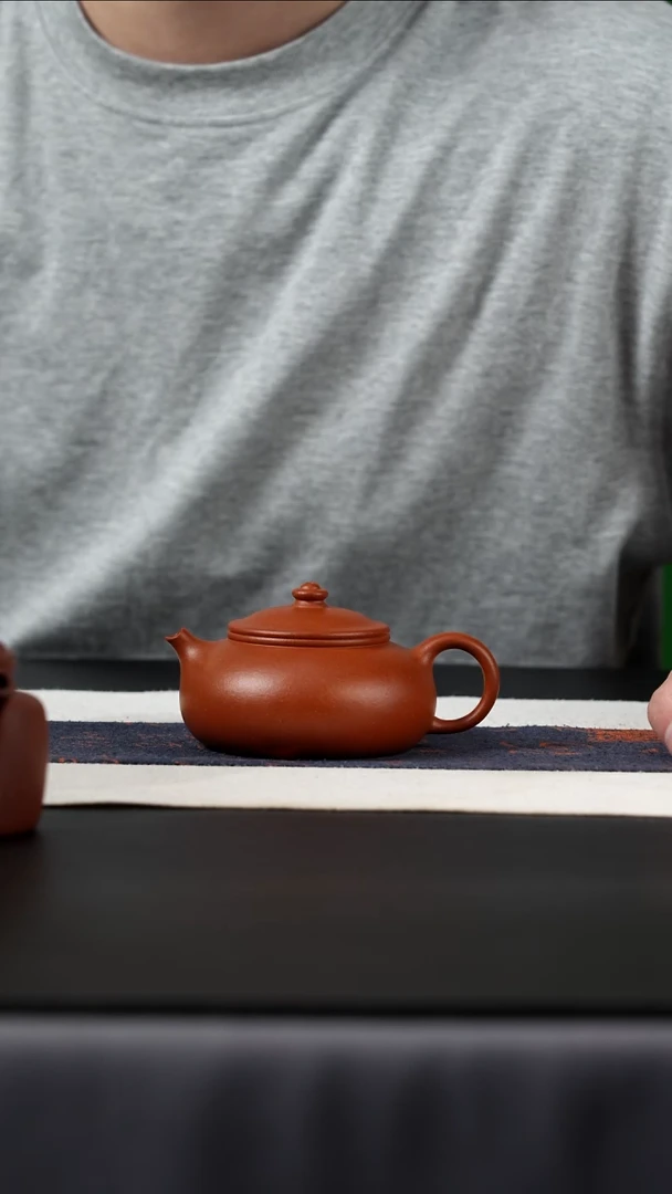 茶壶紫砂红降坡寒江，140cc