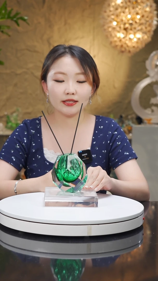 瓷片福利湖水绿切面香薰瓶