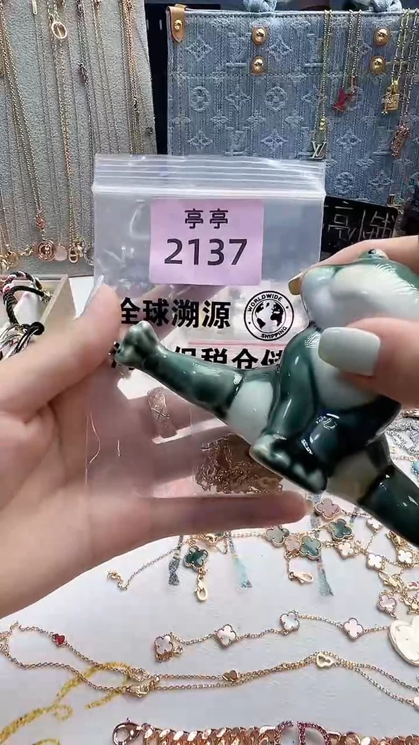 瓷片ℳ****?彧贤聚宝阁彧贤聚宝阁