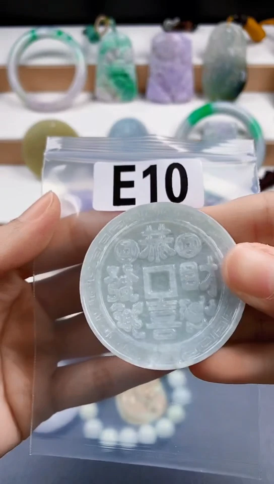 颈饰未镶嵌翡翠天然翡翠吊坠挂饰