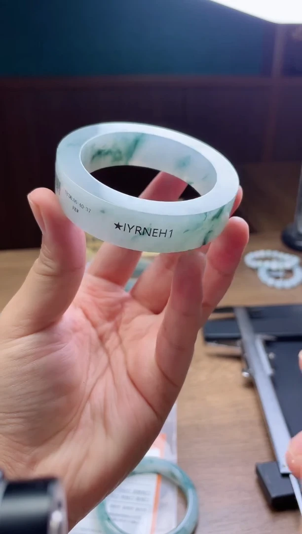 未镶嵌手镯定制翡翠木**理定制