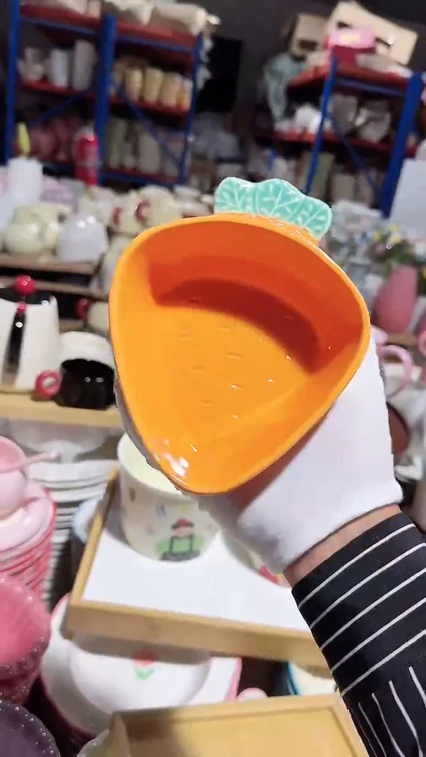 陶瓷胡萝卜碗微瑕 凑满20元包邮