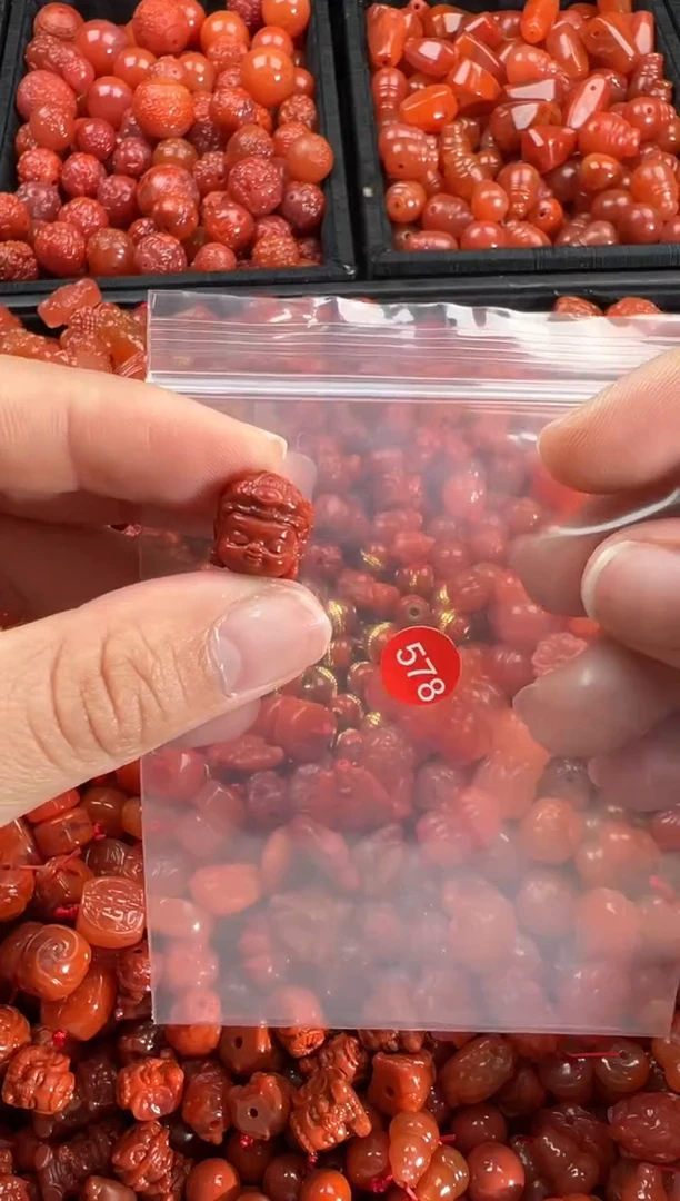 【闪购商品】南红玛瑙颈饰未镶嵌1