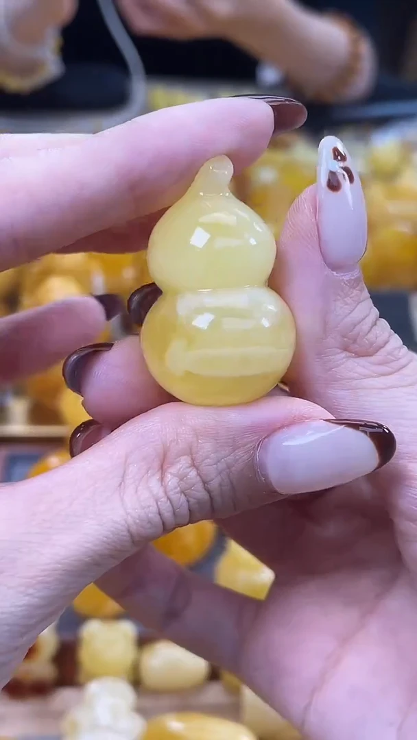 裸石琥珀未镶嵌j97