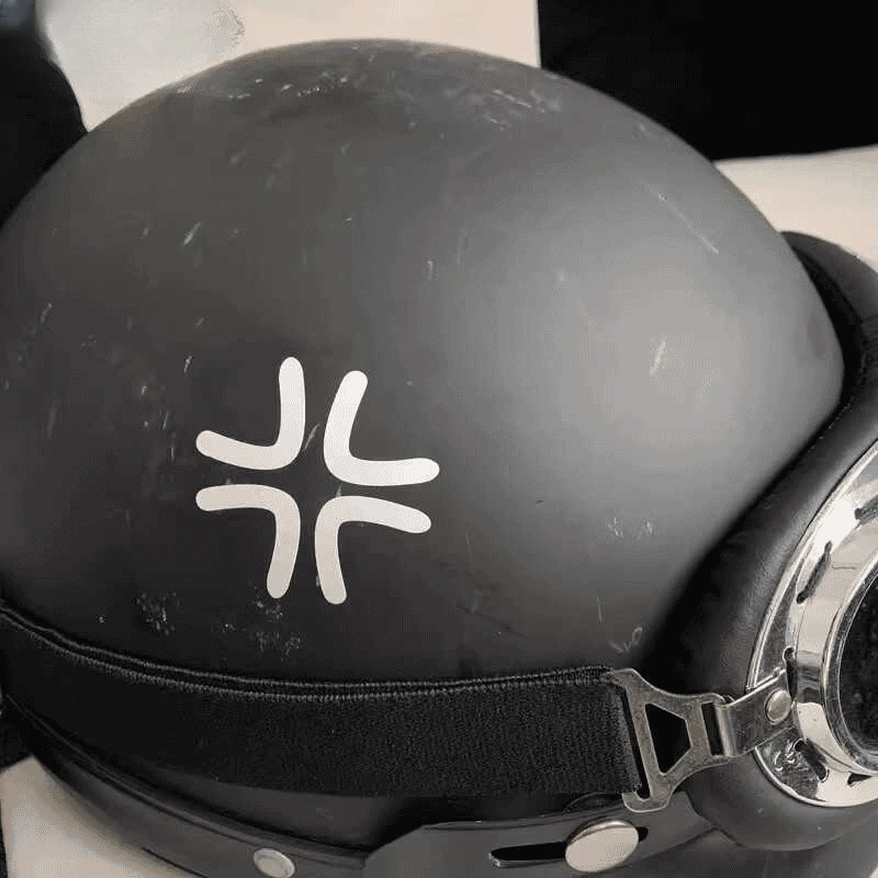 愤怒车贴生气爆筋贴纸可爱“凶”标记九号电动车摩托车头盔反光贴