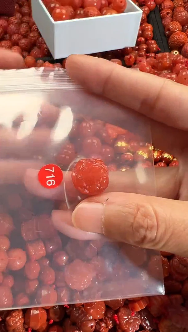 【闪购商品】南红玛瑙颈饰未镶嵌1