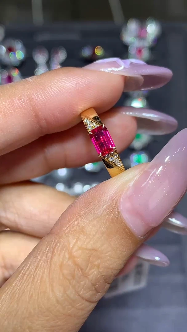 18K金镶嵌戒指红宝石0.5CT