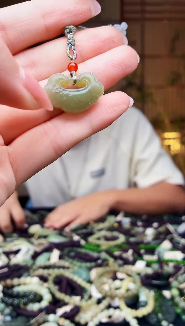 颈饰未镶嵌和田玉多样性发货，拍一发一